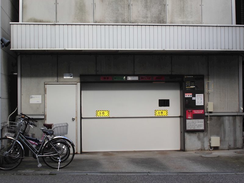 高野不動産万代橋ビルヂング 駐車場