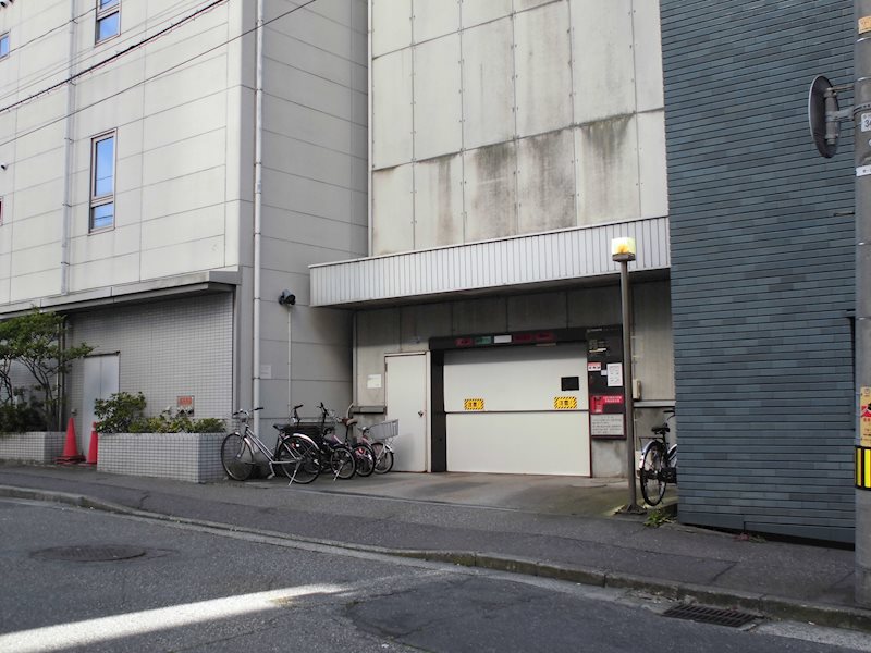 高野不動産万代橋ビルヂング 駐車場