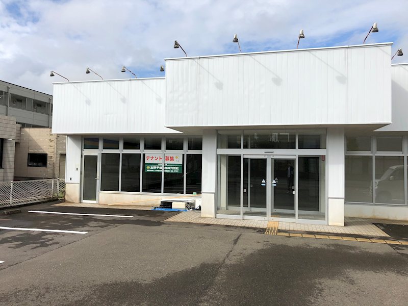 見附市昭和町2丁目　事業用貸物件 玄関