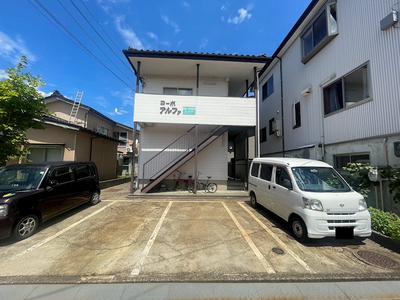 コーポ・アルファ 駐車場