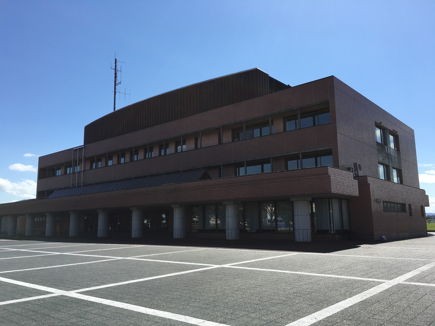 長岡市浦中の坪　事業用貸土地 役所