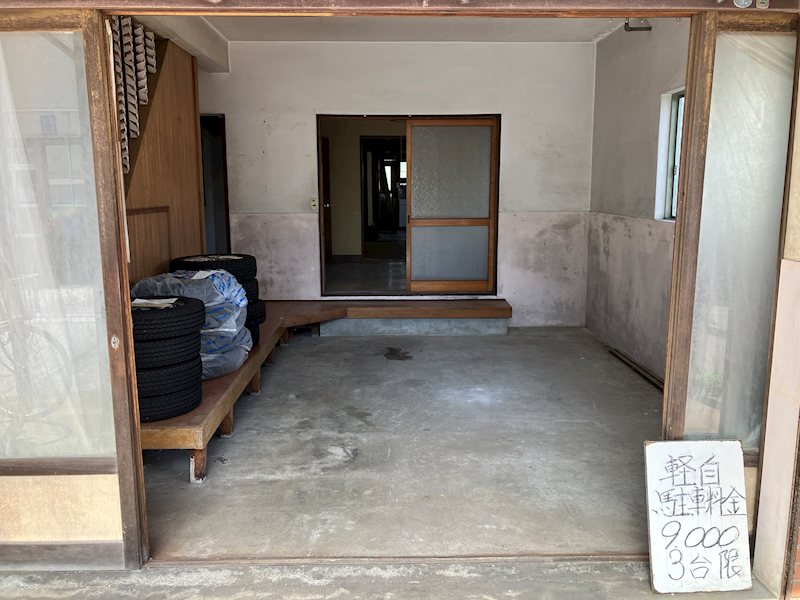 稽古町貸倉庫 駐車場