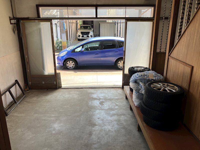 稽古町貸倉庫 駐車場