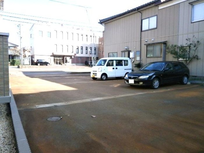 フェアリー・コート 駐車場