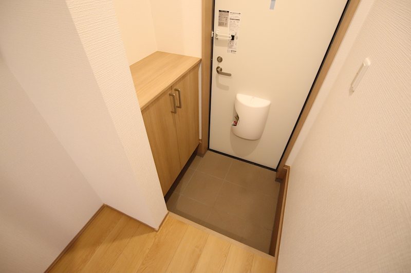ピフォアカルスⅣ 玄関