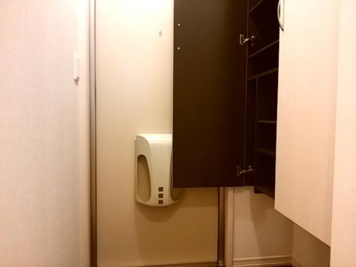 ＷＨＩＴＥ ＲＯＯＭ曙 玄関
