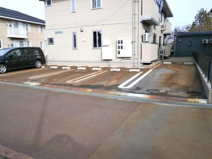 グランジュテⅡ 駐車場