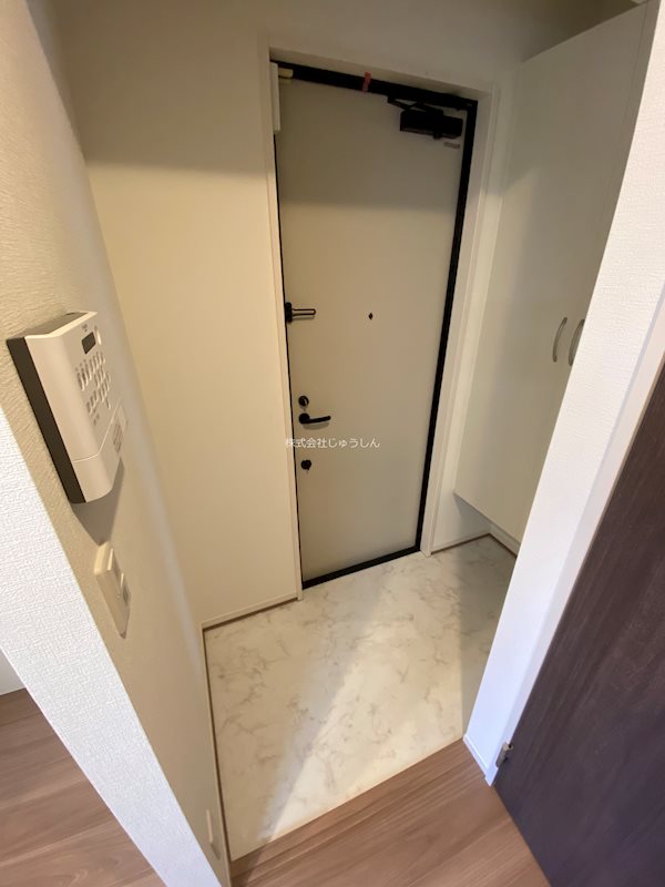 グローリア白楽 玄関
