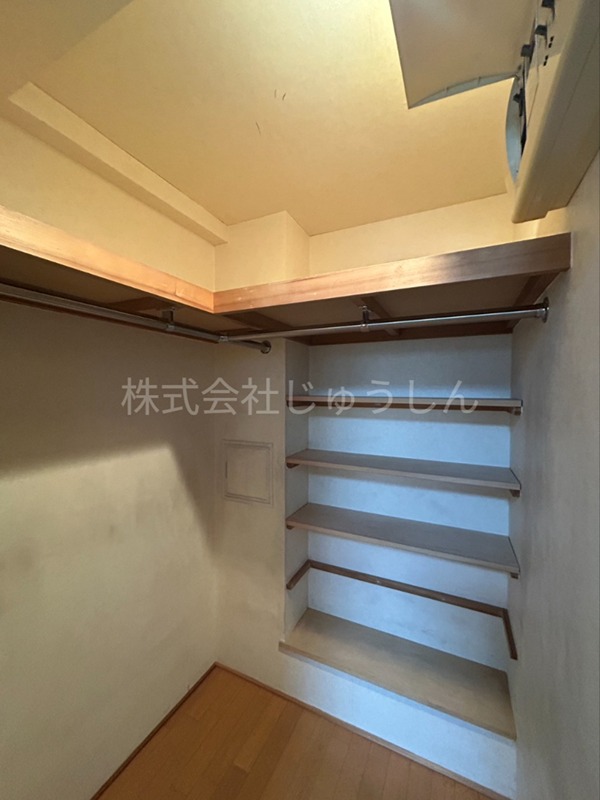 コスモ新横浜 収納