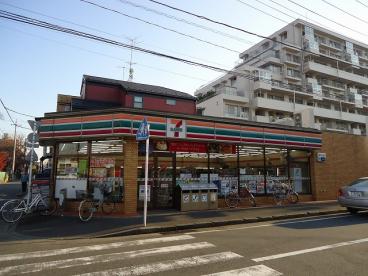 神奈川県横浜市港北区大倉山４丁目 コンビニ