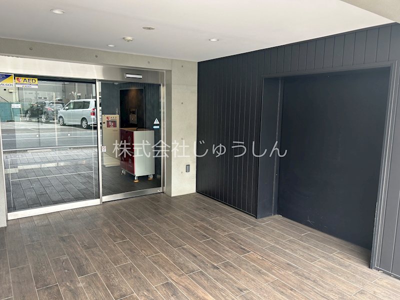 ラティエラ横濱六角橋 エントランス