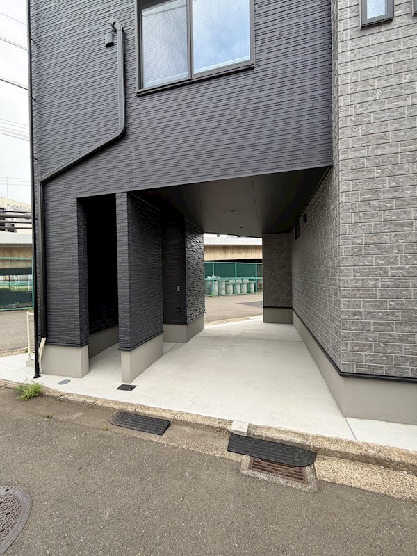 大倉山一丁目戸建 駐車場