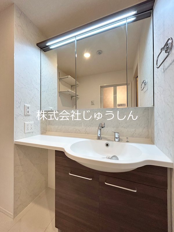 アベニール大倉山 洗面所