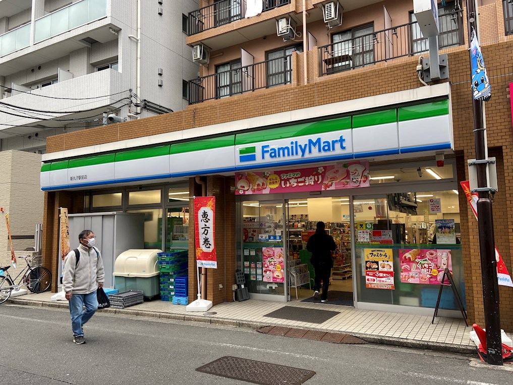 ブランシエスタ新丸子リバーフロント コンビニ