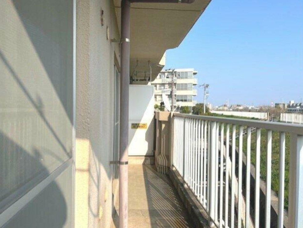 神奈川県横浜市港北区綱島上町 ベランダ