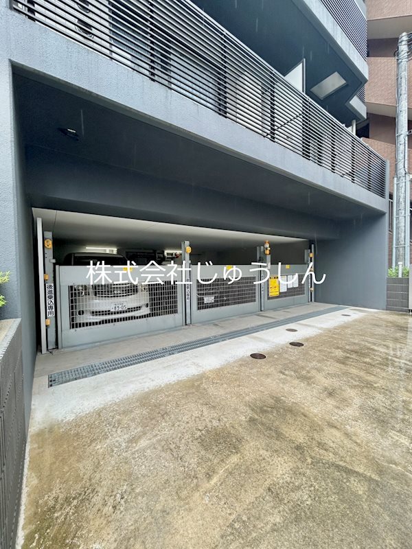 URBANAGE新横浜 駐車場
