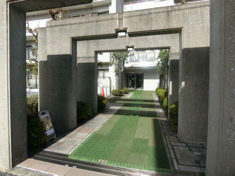 神奈川県川崎市中原区井田三舞町 エントランス