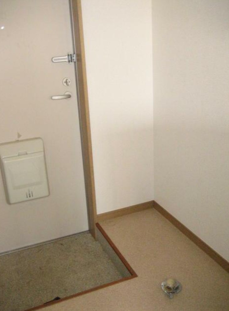 神奈川県横浜市港北区菊名５丁目 玄関