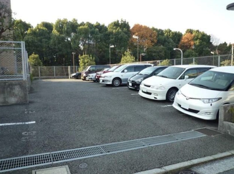 リブェール　ヒルズ　早渕 駐車場