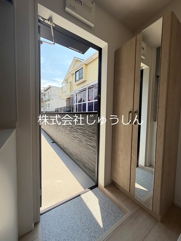 Venus Lagoon白幡仲町 玄関