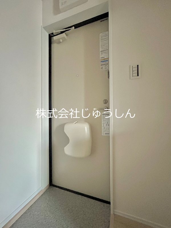 LaVieEstBelle横浜白楽 玄関