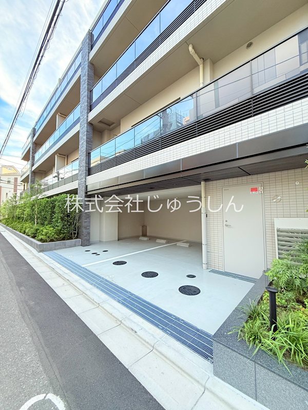 イノバス元住吉 駐車場