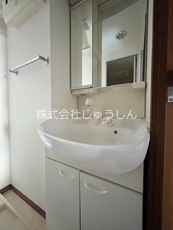 グリフィン新横浜・伍番館 洗面所
