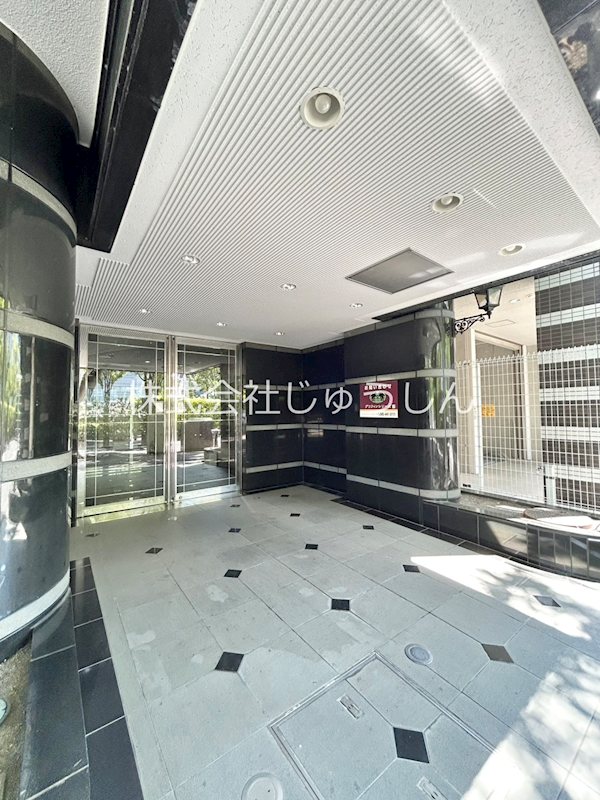 グリフィン新横浜・伍番館 エントランス