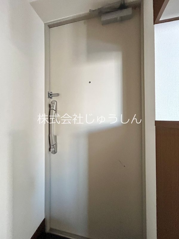 グリフィン新横浜・伍番館 玄関