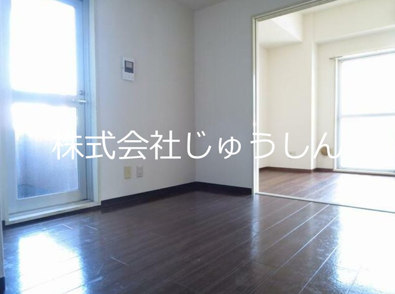 神奈川県川崎市中原区丸子通１丁目 リビング