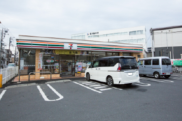 神奈川県横浜市港北区綱島東５丁目 コンビニ
