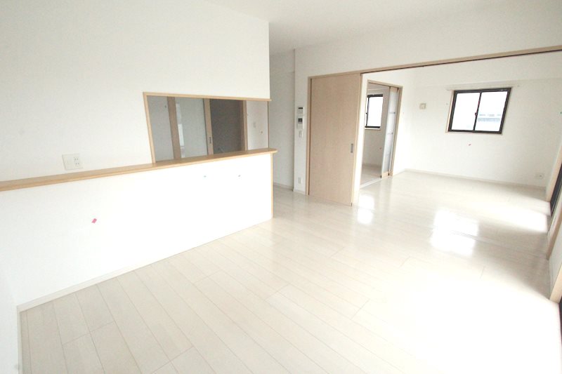 新屋敷ピアッツァビル リビング