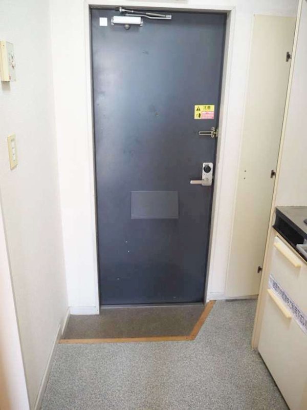 カーサ黒髪 玄関