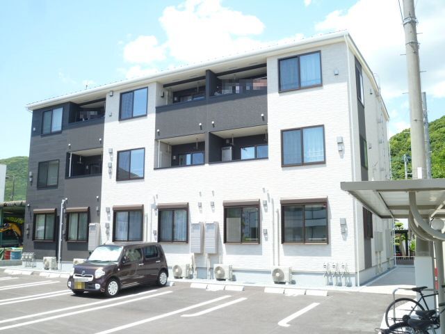 ＣＲＥＣＩＲ 外観