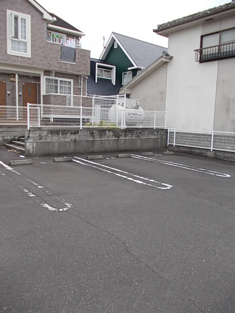 サン・ブリーズ 駐車場