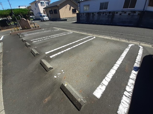 グラード 駐車場