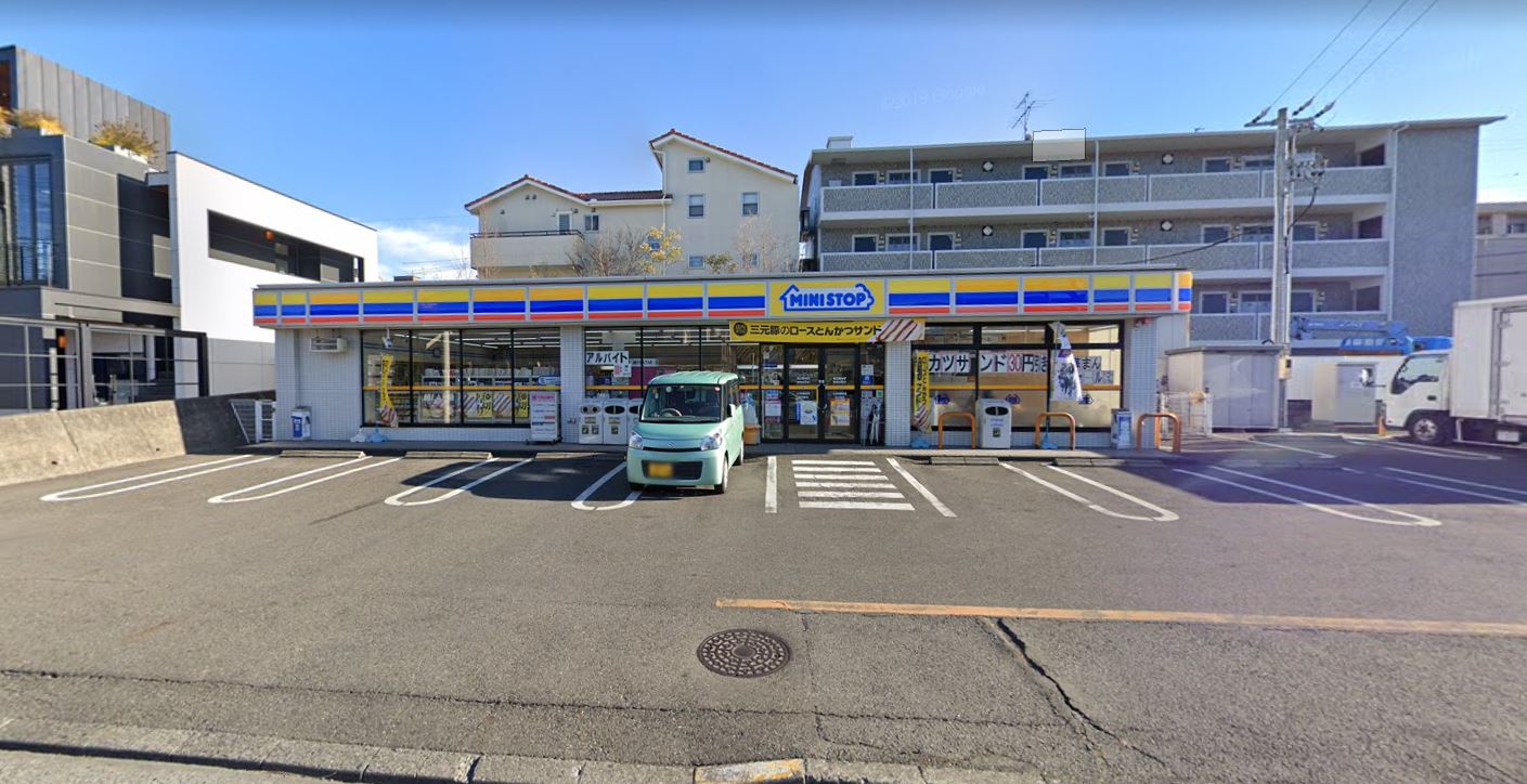谷田14-16戸建（西側） コンビニ