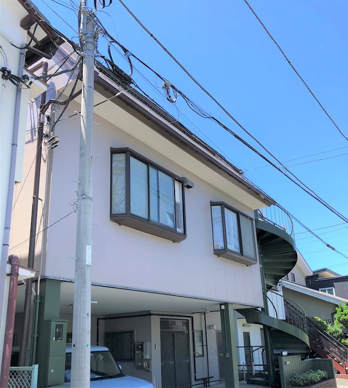 シェ・モア  1階 外観