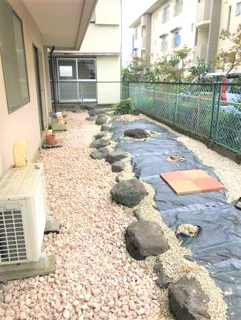 シェ・モア  1階 庭