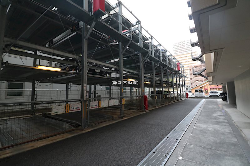 メゾン・ヴァンベール東静岡 駐車場
