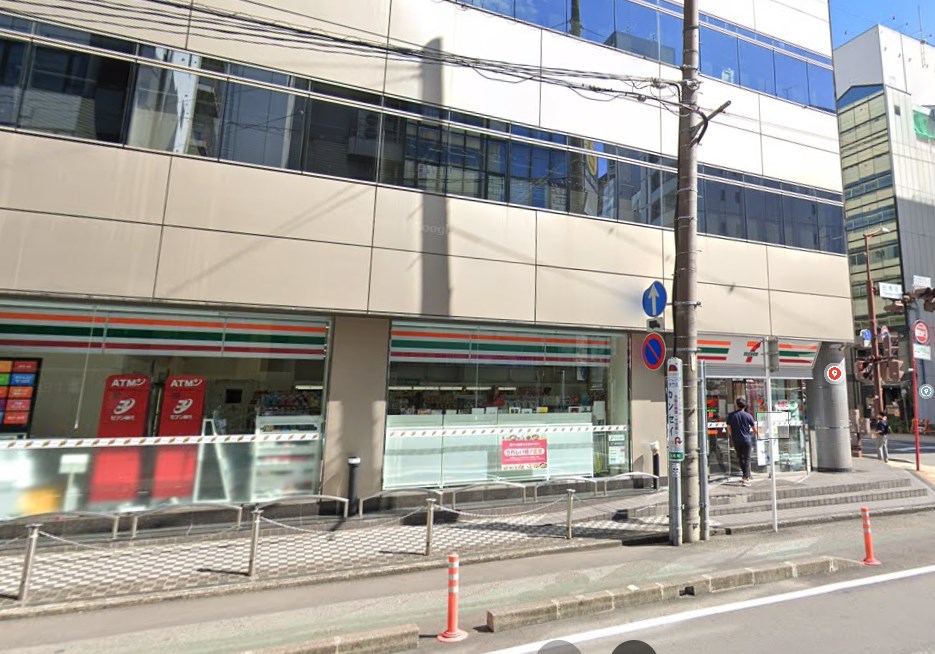 シャンピア鷹匠 コンビニ