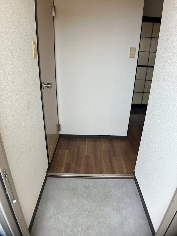 メゾン船越 玄関