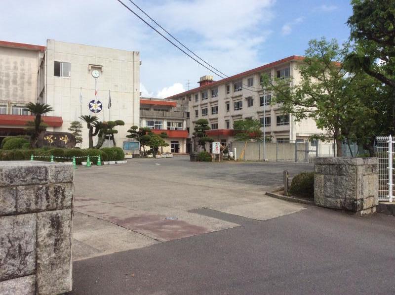 KCコーポ平山B 中学校