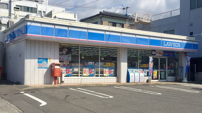 プチメゾン小野C コンビニ