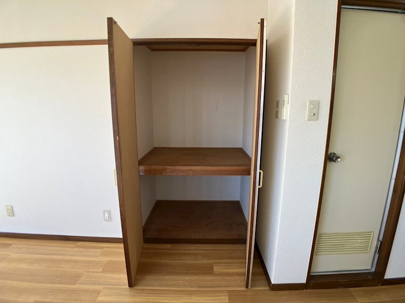 ロイヤルビル 収納
