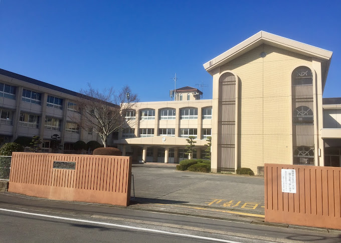 西諫早ハイツA棟 中学校