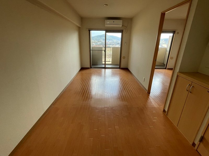 フロンティア八天 リビング