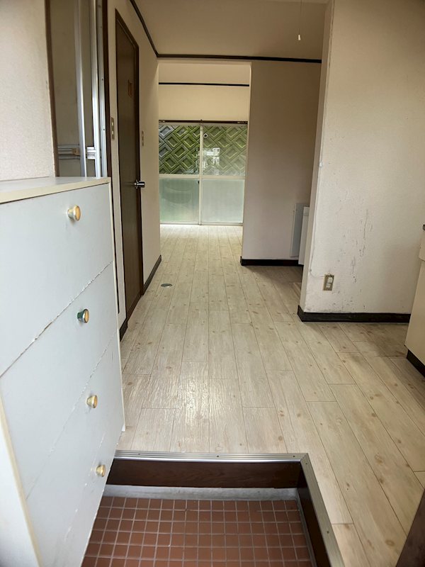 プチメゾンくれも 玄関
