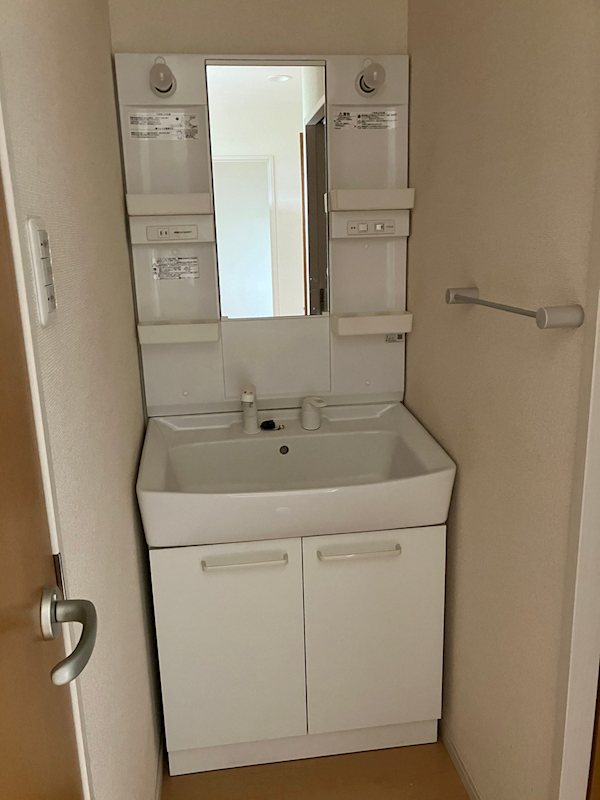 フロンティア貝津 洗面所