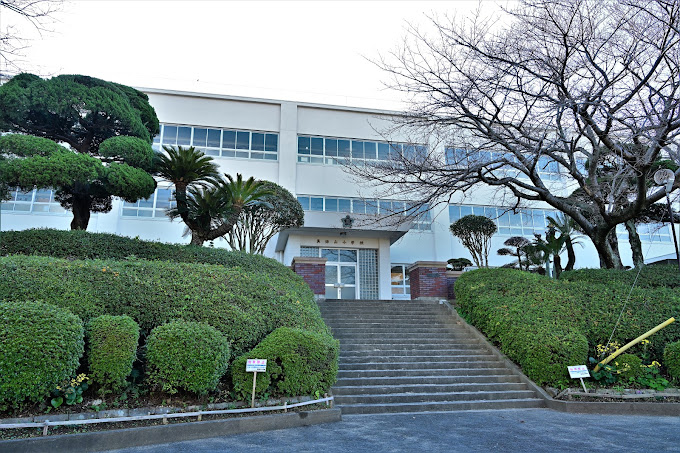 貝津町貸家 小学校